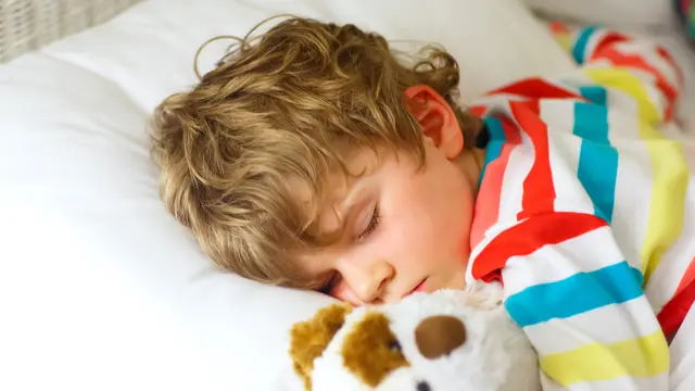 Tips Menghadapi Anak Yang Sering Mengigau Saat Tidur Malam Panduan Lengkap Untuk Orang Tua Dan Pendidik