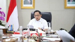 Mendagri Tetapkan Pola Kerja Hybrid Asn Pemda Wfh Tiap Jumat Mulai April 2026